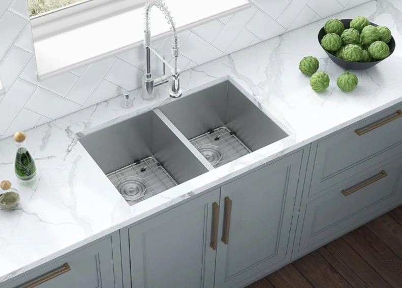33" Zero Radius Undermount Stainless Steel Double Bowl Kitchen Sink, KH-3318-10-D-R0 - Image 3